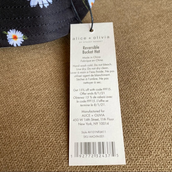 NWT Alice + Olivia daisy reversible bucket hat - Picture 6 of 10